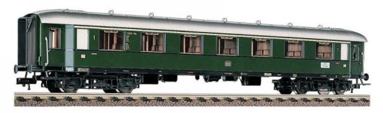 Express Passenger car 1st class type A4?e (AB4?-35)<br /><a href='images/pictures/Fleischmann/5631.jpg' target='_blank'>Full size image</a>
